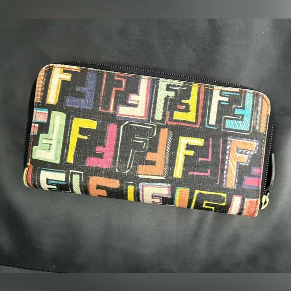 Fendi Long Wallet with a Zucca Multicolor FF Logo Pattern, Womens RARE - Picture 7 of 11